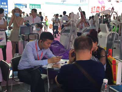 济南美容展会~~宏强美容仪器今天开始了